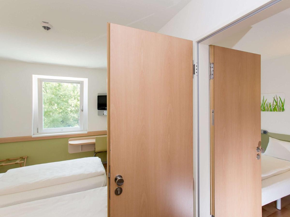 Ibis Budget Augsburg City ภายนอก รูปภาพ