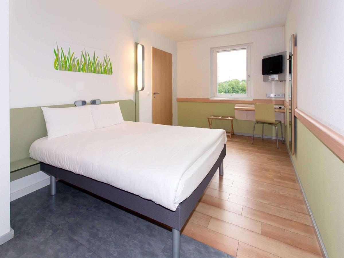 Ibis Budget Augsburg City ภายนอก รูปภาพ